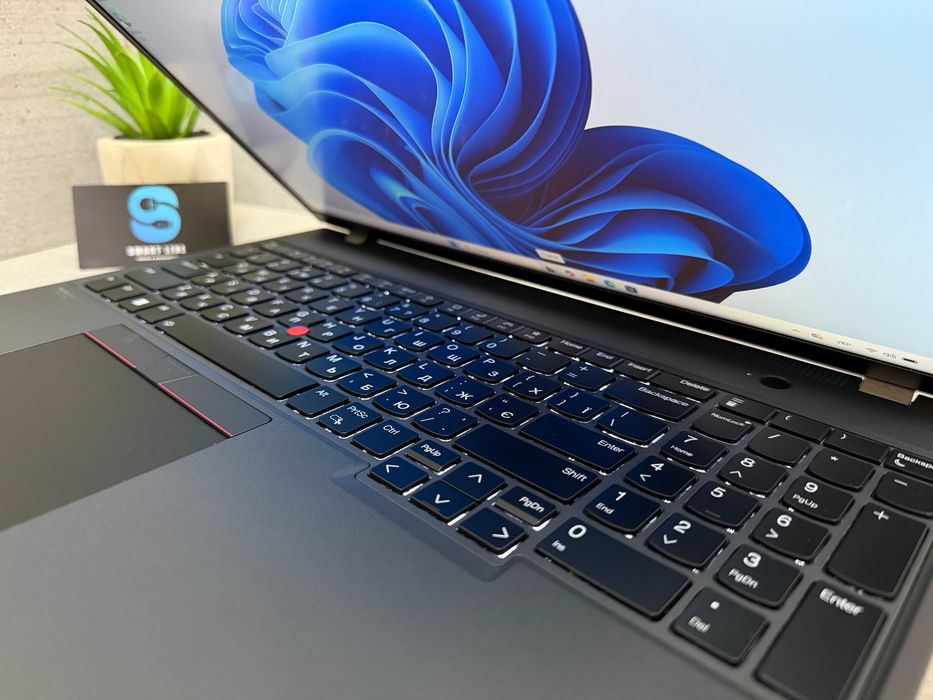 Ryzen 7/16"/512gb ssd/16gb ddr5/Стильний ноутбук Lenovo P16s gen1