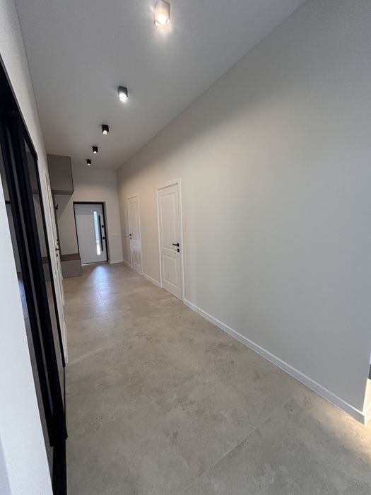 Продаж новенького будинку , заходи і живи!  Американка, без комісії.