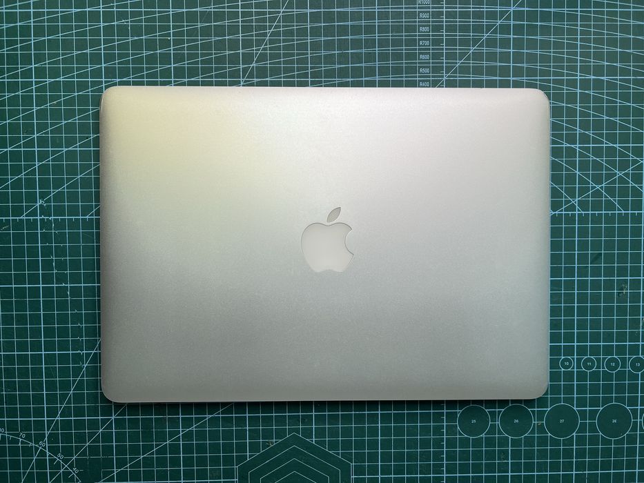 Apple Macbook Air 13’64584417720067123