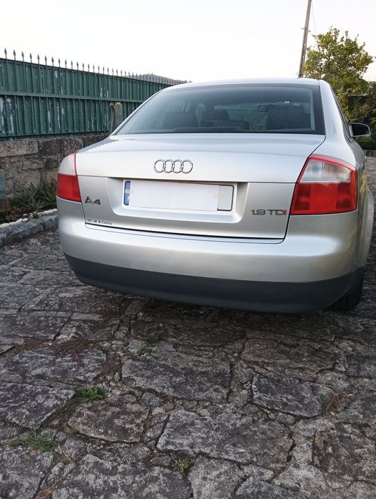 Vendo Audi A4 1.9 TDI 130 CV