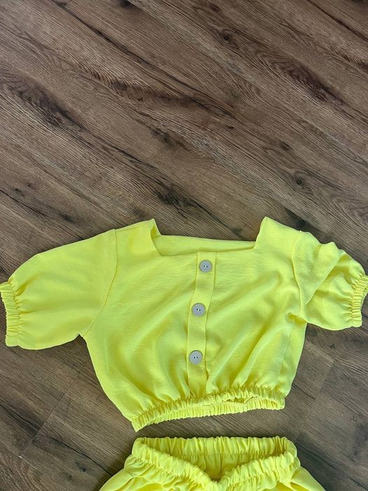 Продам костюм для дівчинки