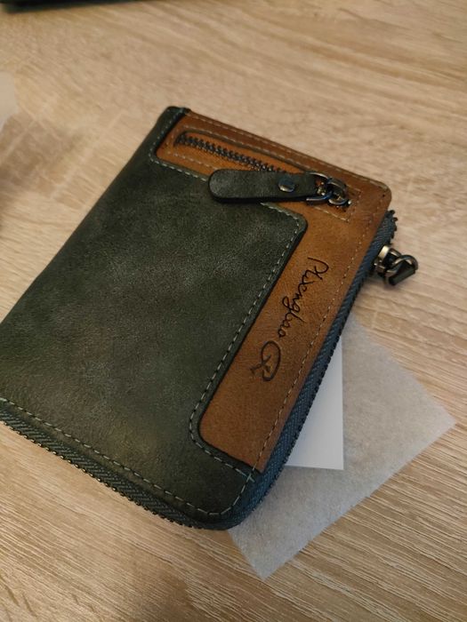 Portfel męski w stylu retro – funkcjonalność i elegancja, nowy