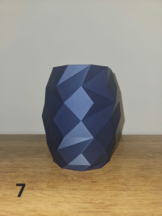 Вазоны и вазы для цветов