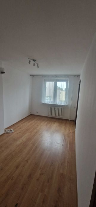 kawalerka nieumeblowana do wynajęcia, 1 piętro
