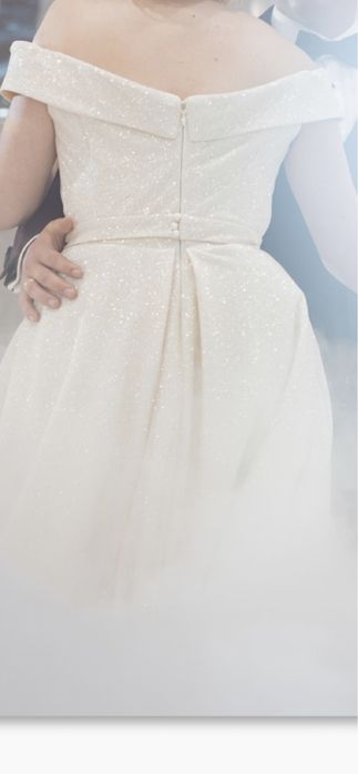 Suknia ślubna klasyczna błyszcząca