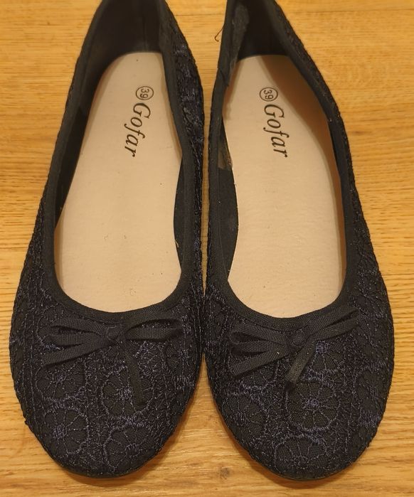 Sukienki córka r.128, mama r.44 i buty 28, 39 Polecam!