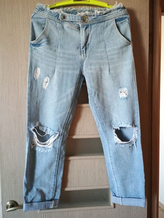 Женские джинсы рваные