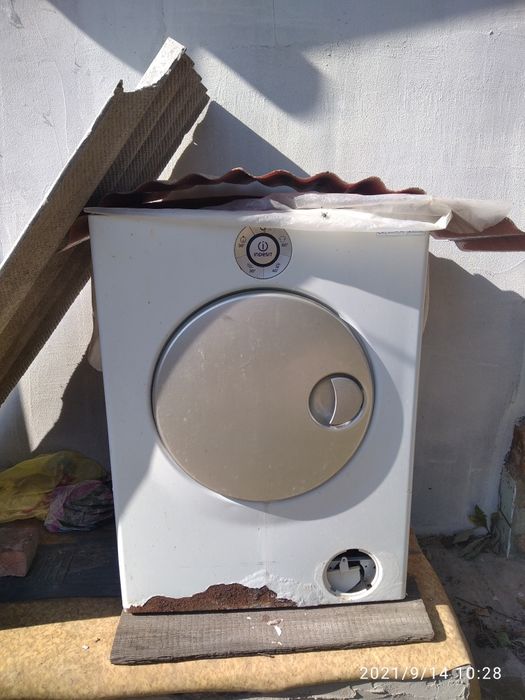 Продам стиральную машинку робочая либо на запчасти