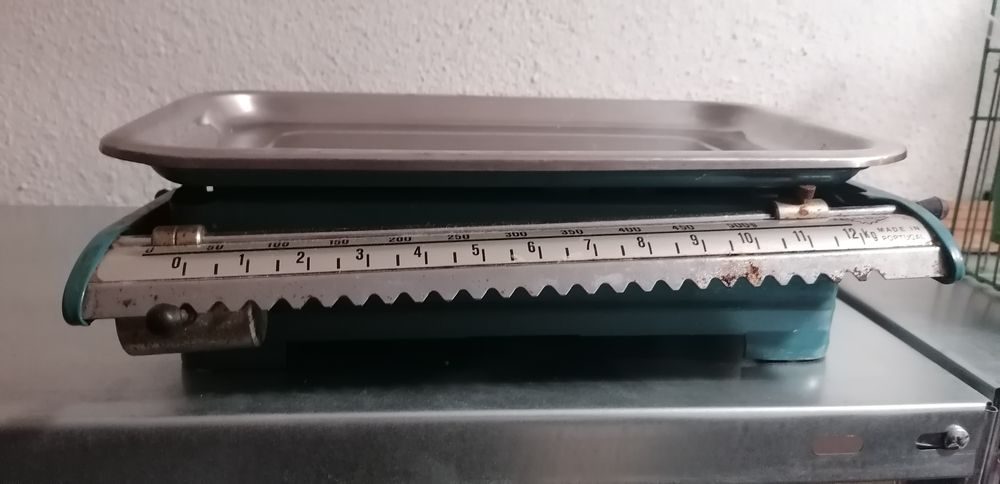 Balança de cozinha antiga.64751032544897120