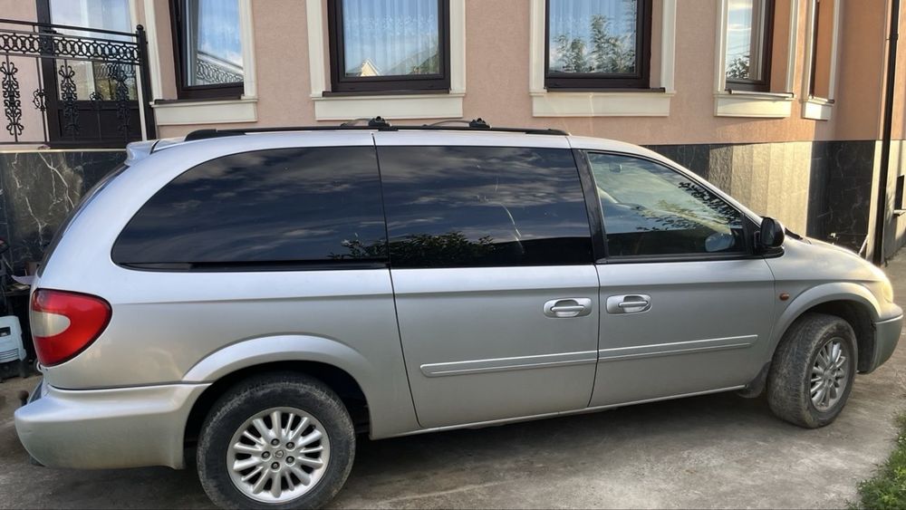 Chrysler grand voyager 2005 рік 2.8 crd,