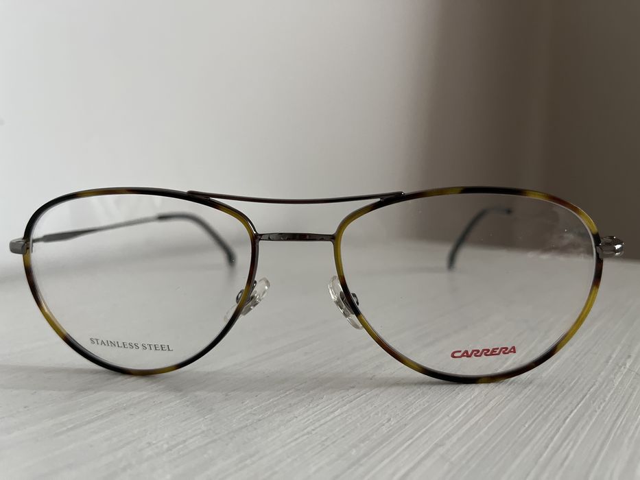Oprawki marki Carrera