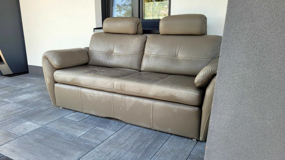 Komoda i  rozkładana sofa