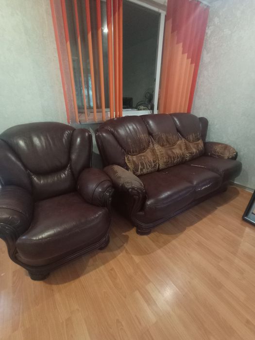 Продам диван та крісло, яке потребує перетяжки