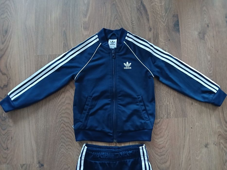 Dres dziecięcy Adidas Originals granatowy r.104