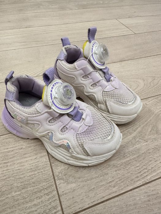 Кросівки 27 як нові