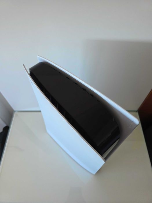 PlayStation 5 Digital Edition (825GB) - Em bom estado