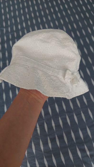 Kapelusik na lato bialy dla dziewczynki