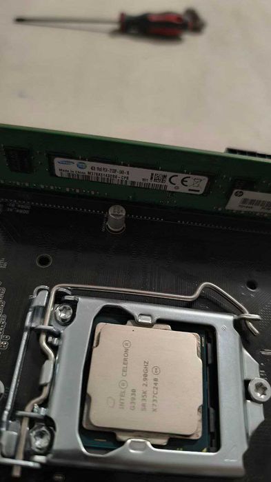 Материнська плата AsRock H110 Pro BTC+ (G3930+Кулер+ОЗУ-4GB Samsung)