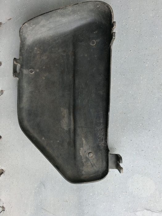 Boczek prawy WSK 125
