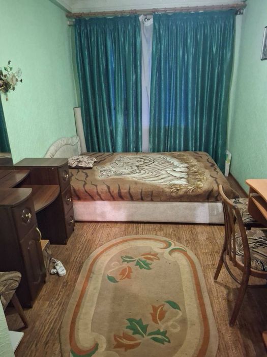 Здається трикімнатна квартира у Краматорську