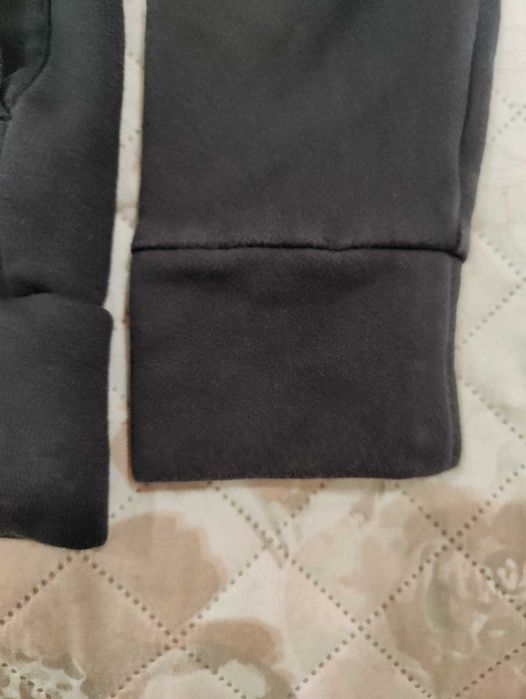 Hoddie Adidas tam. L em excelente estado