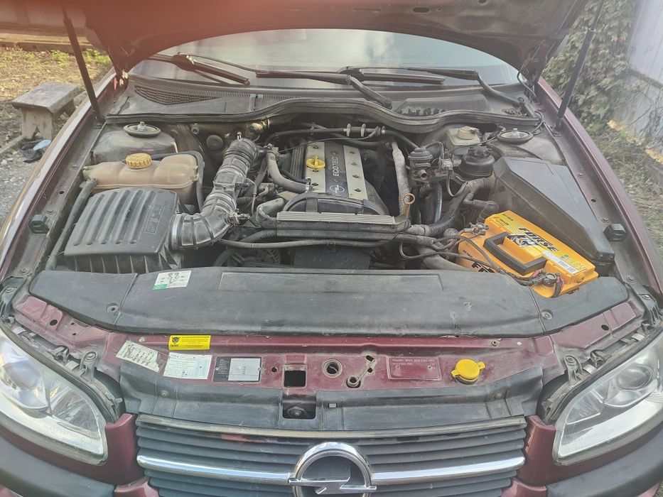 OPEL  omega  B 2.0 16 V