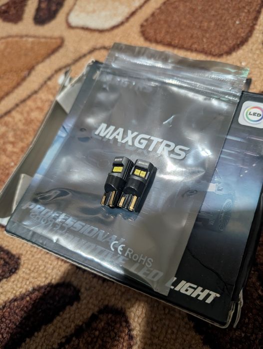 Пара. Maxgtrs T10 w5w LED габарит підсвітка номера салону лед лампочки