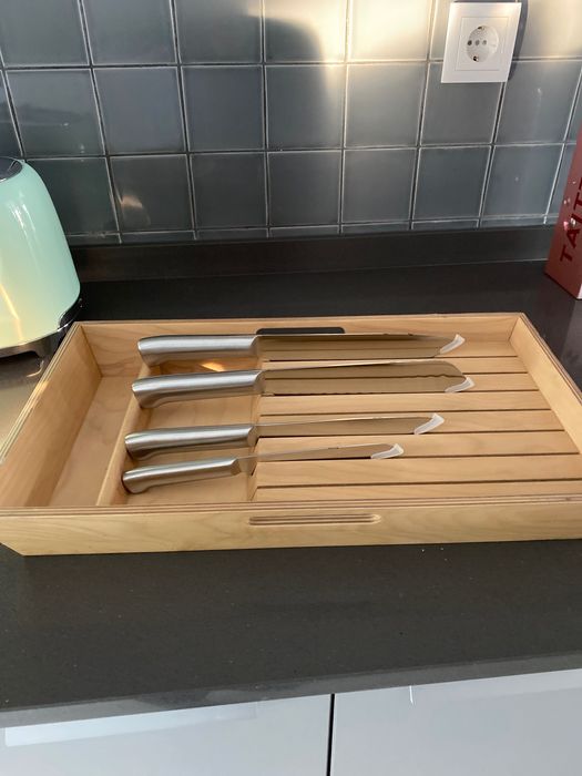 Tabuleiro de madeira porta facas