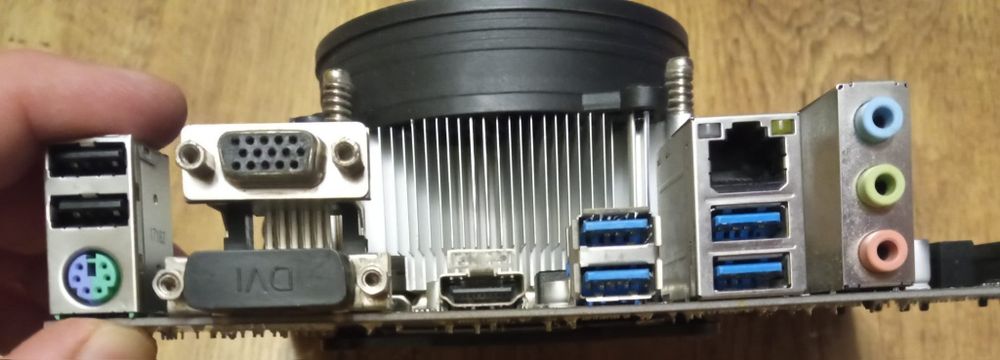 Zestaw - Płyta główna B250M-DS3H + Procesor i7 7700k + RAM DDR4 16GB