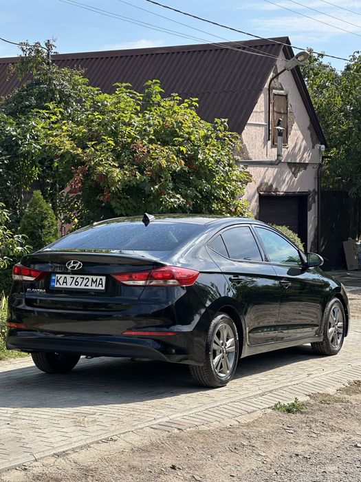 Hyundai Elantra 2017 2.0 бензин Автомат