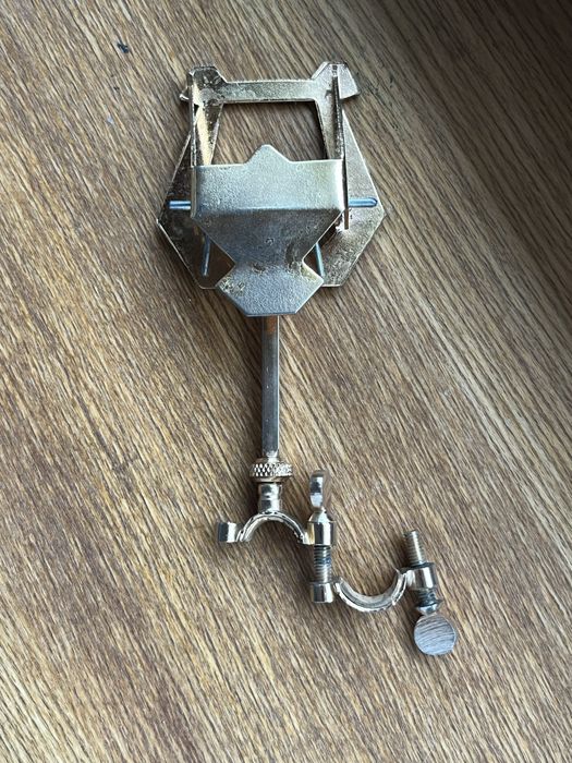 Estante de rua para trompete