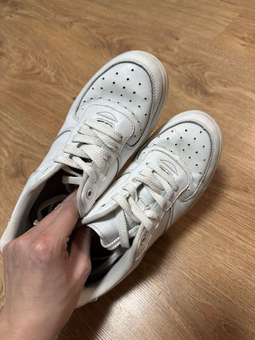 Кросівки жіночі білі