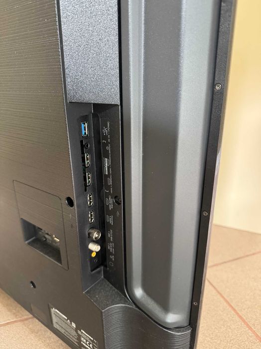 Telewizor HISENSE 55E7NQ Pro 55" uszkodzona matryca
