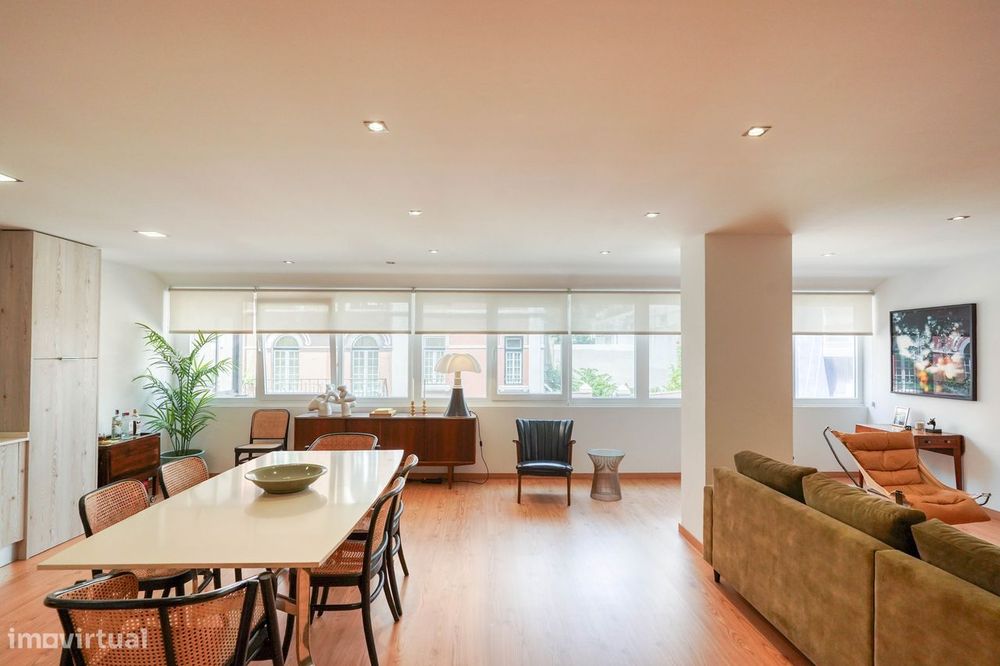 T2 Apartment with Parking in the Heart of Lisbon