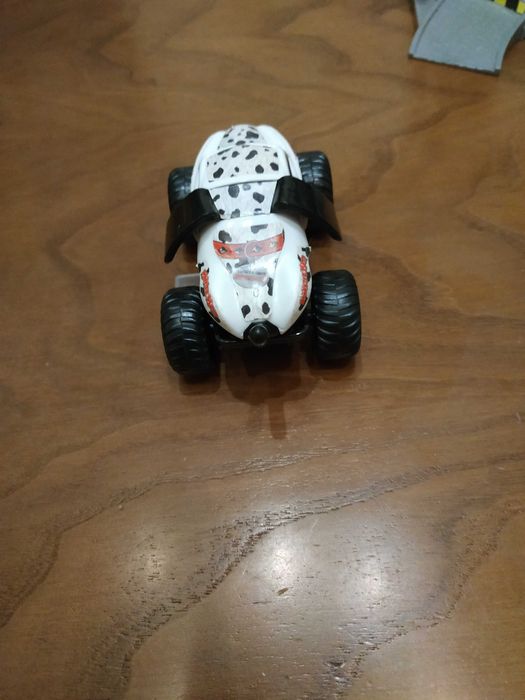 Carro Monster truck dalmata