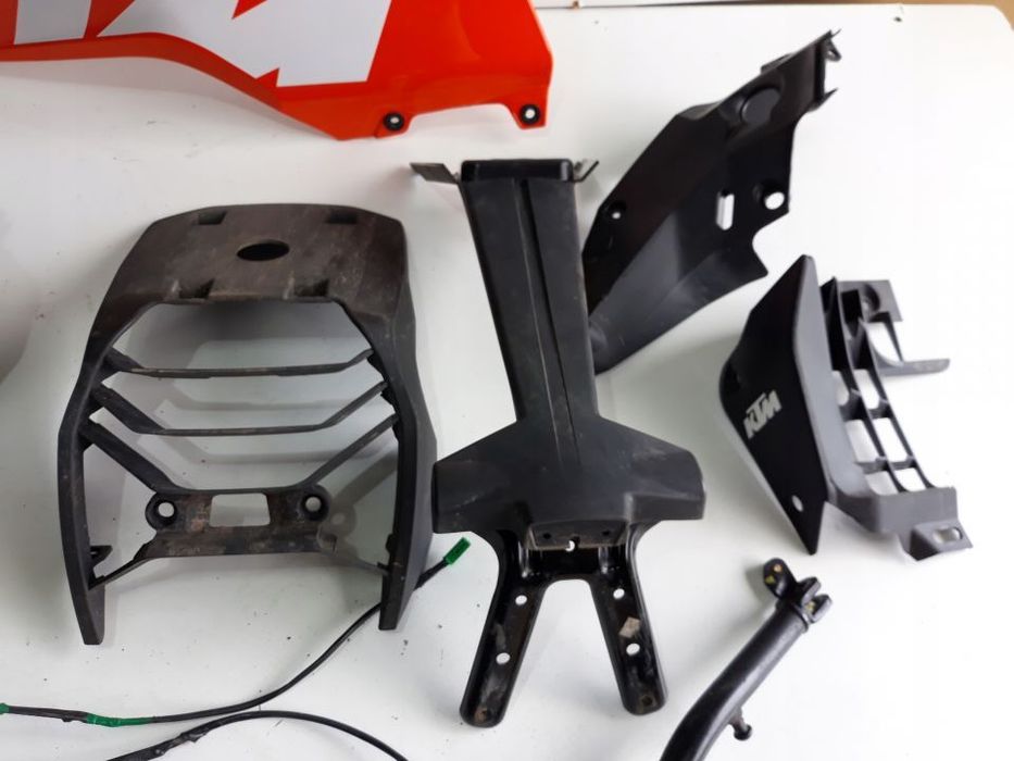 ktm 125 duke lampa błotnik owiewka części kierunki