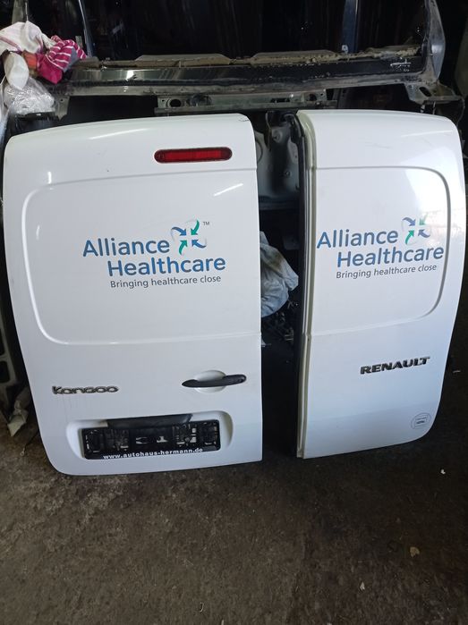 Двери распашонка Рено Кенго розбірка Renault Kengoo двері задні