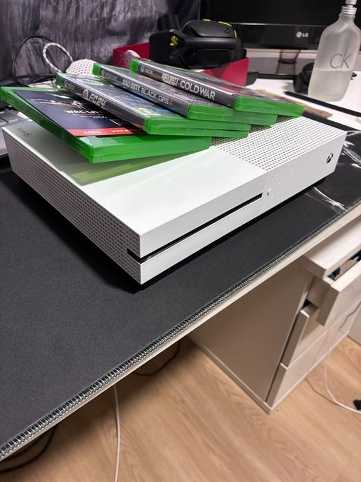 Xbox com 4 jogos