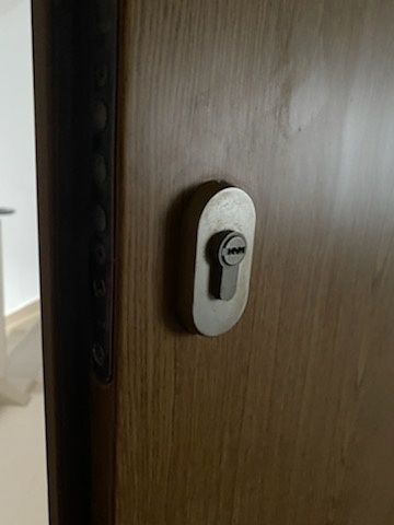 Nowa wkładka atestowana do drzwi z wymianą. Duży wybór zamków, uczciwe ceny, gwarancja. Warszawa i okolice.