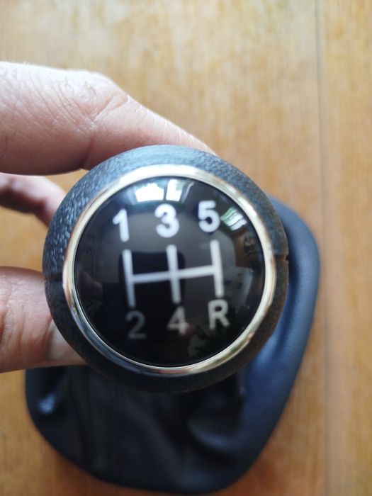 Магнітофон оригінал,рамка перехідна на 2-дін магнітофон до пасата б 5