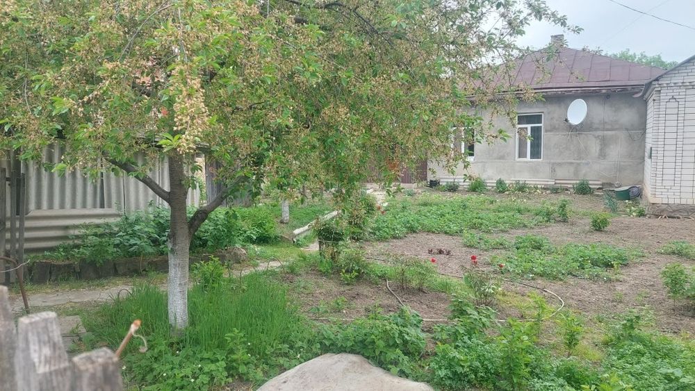 Продам частину будинку. Вул.Сагайдачного,7.