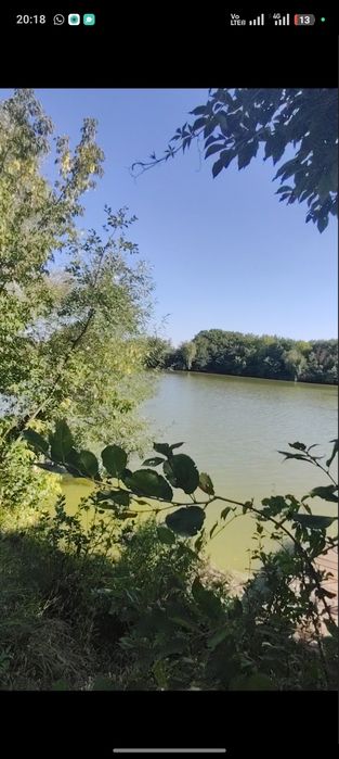 Продам власну земельну ділянку з виходом до річки. Під забудову та ведення господарства. Кадастровий номер на 25 соток під забудову для оформлення є.