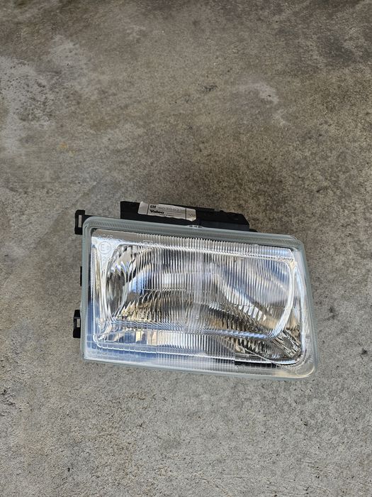 Ótica/ farol novo original VALEO lado direito Opel Corsa-A fase 2 Joy ou GSi