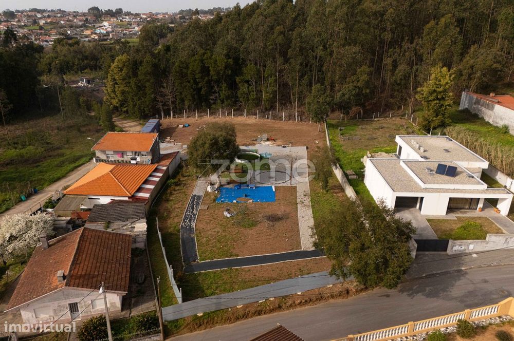 Terreno Urbanizável 2880m a 10min Praia