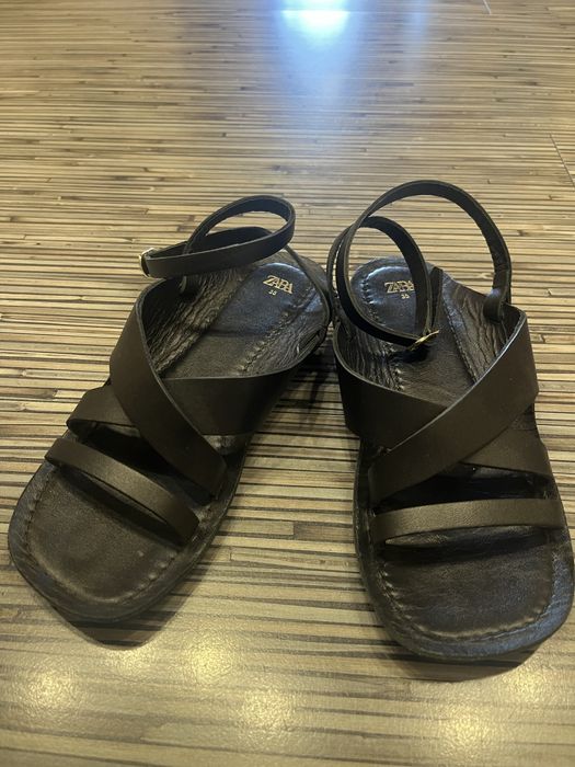 Zara босоніжки 35 р