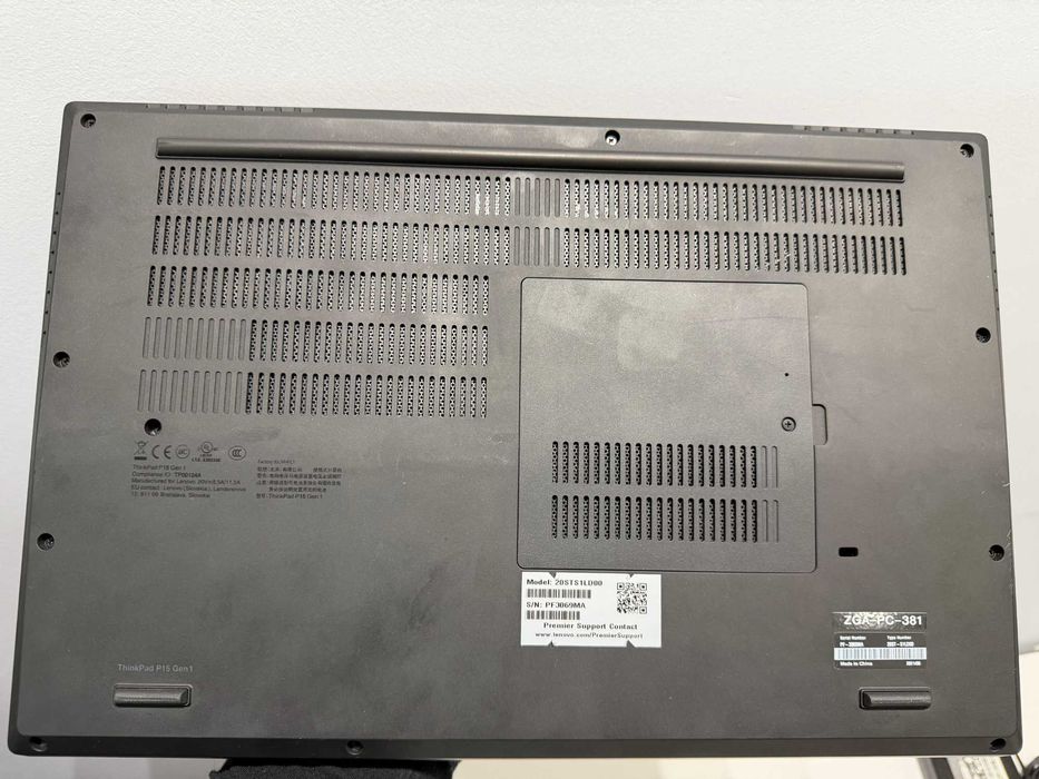 Lenovo ThinkPad P15 Gen 1 | i7-10750H | 32GB RAM | 1TB SSD