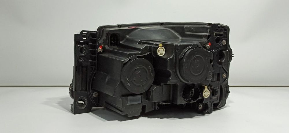 FAROL DIREITO LAND ROVER DISCOVERY 4 TDV6 S