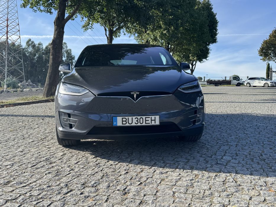 Tesla Model X 75D