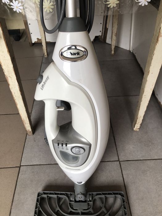 Продам  профессиональную  паровую швабру Shark