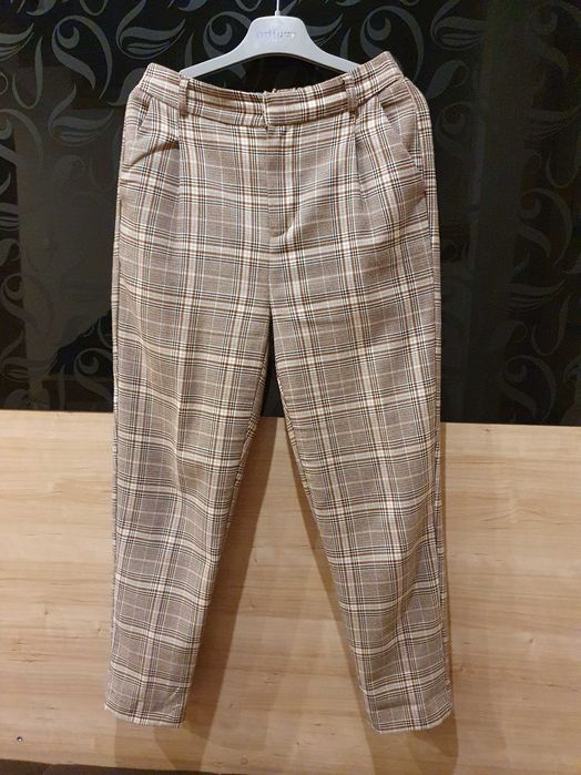 Spodnie Stradivarius